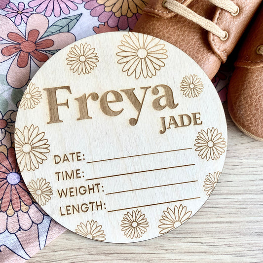 Personalised daisy name announcement - retro font